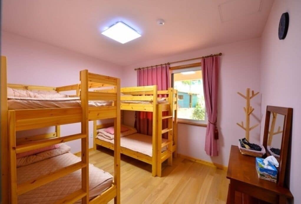 Private Unit ,1 Bedroom, 1 Bathroom, Sleeps 4