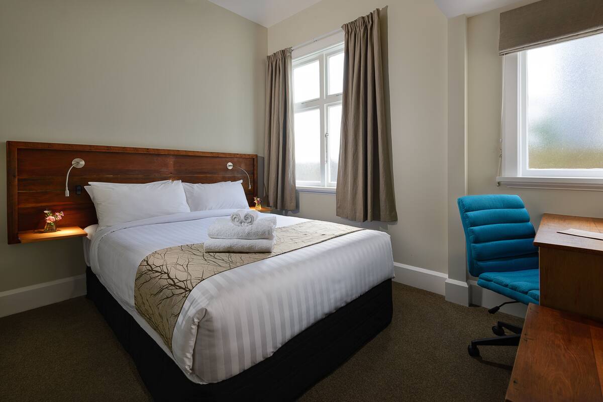 Double Room, Shared Bathroom (The Kahikatea) | Blackout drapes, soundproofing, iron/ironing board (on request)