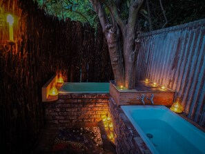 Outdoor spa tub - Eco Villa (Christchurch)