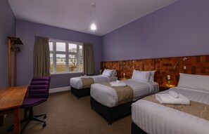 Triple Room, Shared Bathroom (The Matai)  | Blackout drapes, soundproofing, iron/ironing board, free WiFi - Eco Villa (Christchurch)