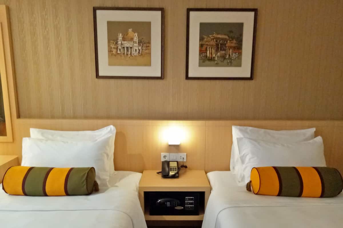 Premium bedding, free minibar, in-room safe, desk