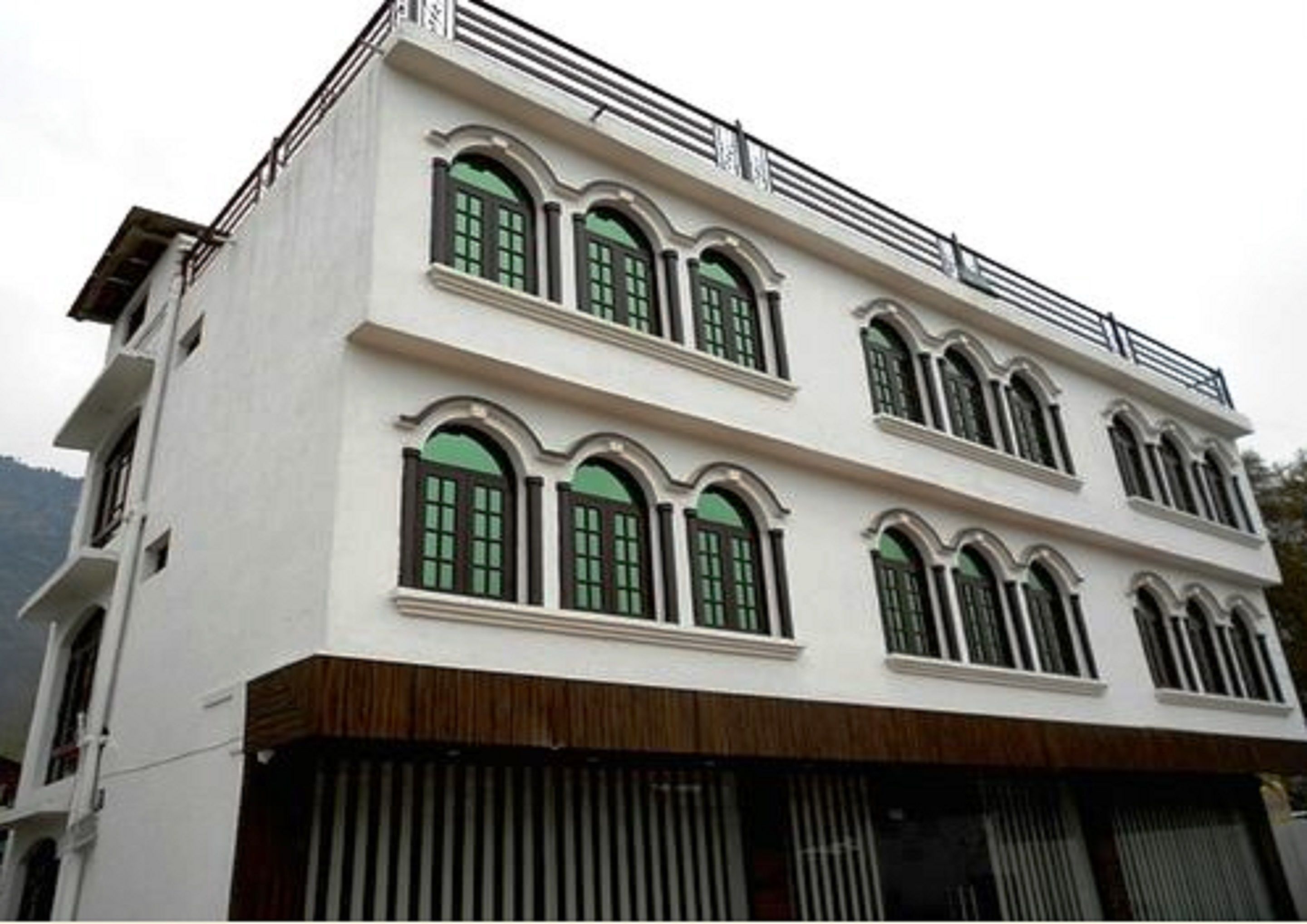 المنشأة من الخارج