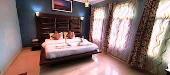 โรงแรม TIH แอช วาเล