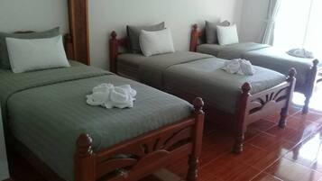 Family Room | Minibar, màn/rèm cản sáng, giường gấp/giường phụ (phụ phí)