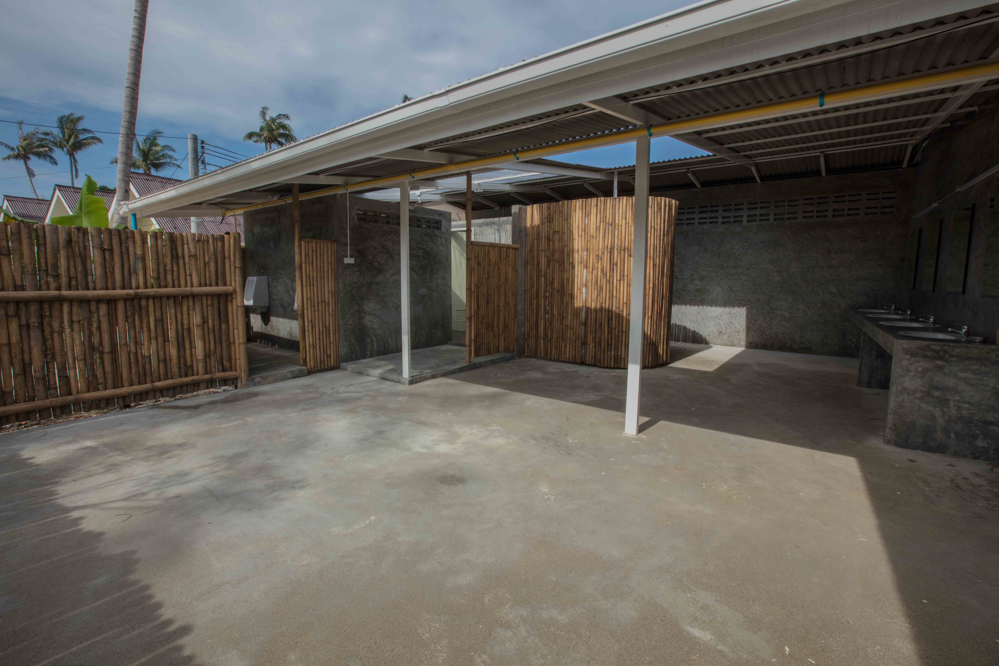 basic shared dormitory, 2 bedrooms, non smoking, courtyard area | bathroom | shower, towels