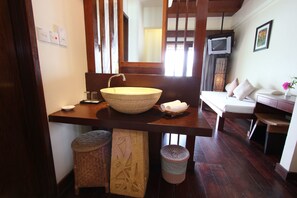 Villa (Water) | Lavabo en el baño