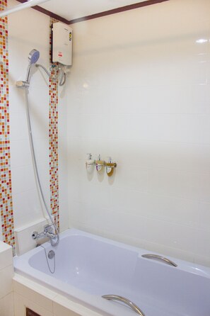 Bathroom - Baan Rabiang Mai Maesot Hotel (Mae Sot)