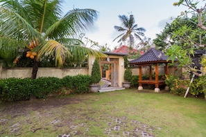 Gazebo - Dawas Villa (Canggu)