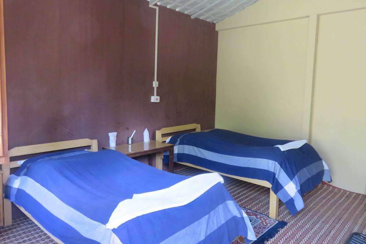 Stuga Standard - 1 sovrum - utsikt mot trädgården - intill bergen | 1 sovrum, skrivbord, ljudisolering och sängkläder