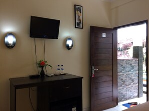 Desk, free WiFi, bed sheets