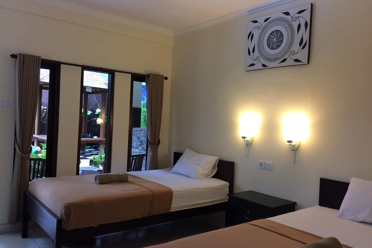 Deluxe Twin kamer | Een bureau, gratis wifi, beddengoed