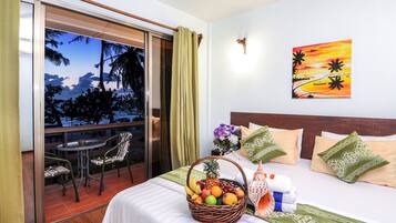 Deluxe Double Room | 1 bedroom, minibar, in-room safe, soundproofing