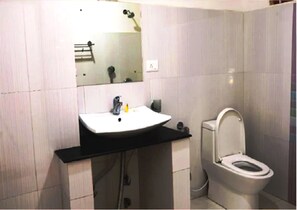 Comfort-Doppelzimmer | Badezimmer