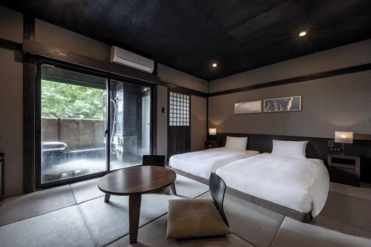 1 bedroom, in-room safe, desk, blackout curtains