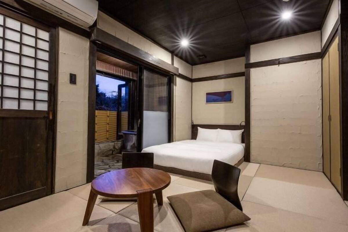 In-room safe, desk, blackout drapes, soundproofing