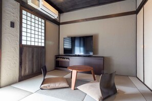 Superior Double Room, 1 Double Bed, Non Smoking | In-room safe, desk, blackout drapes, soundproofing - Ryokan Nagomitsuki (Beppu)