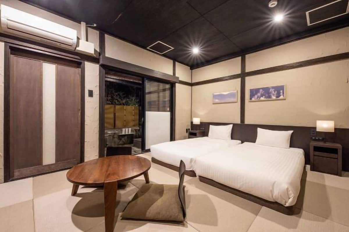 1 bedroom, in-room safe, desk, blackout curtains