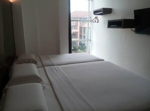 免费 WiFi、床单