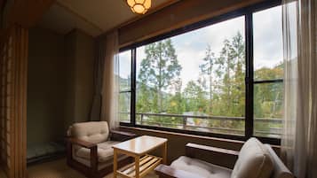 Family Quadruple Room, 4 Bedrooms | Desk, free WiFi