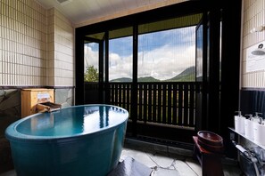 Private spa tub - Ryokan Kirara (Yufu)