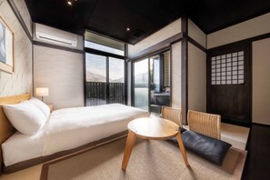 Dobbeltrom – superior, 1 dobbeltseng | Safe på rommet, skrivebord, lydisolert og wi-fi (inkludert)