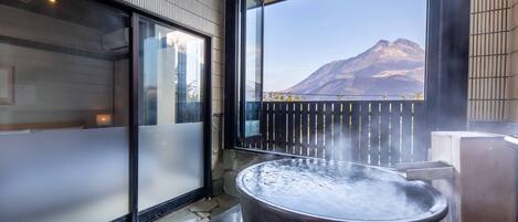 Superior Double Room, 1 Double Bed | In-room safe, desk, soundproofing, free WiFi