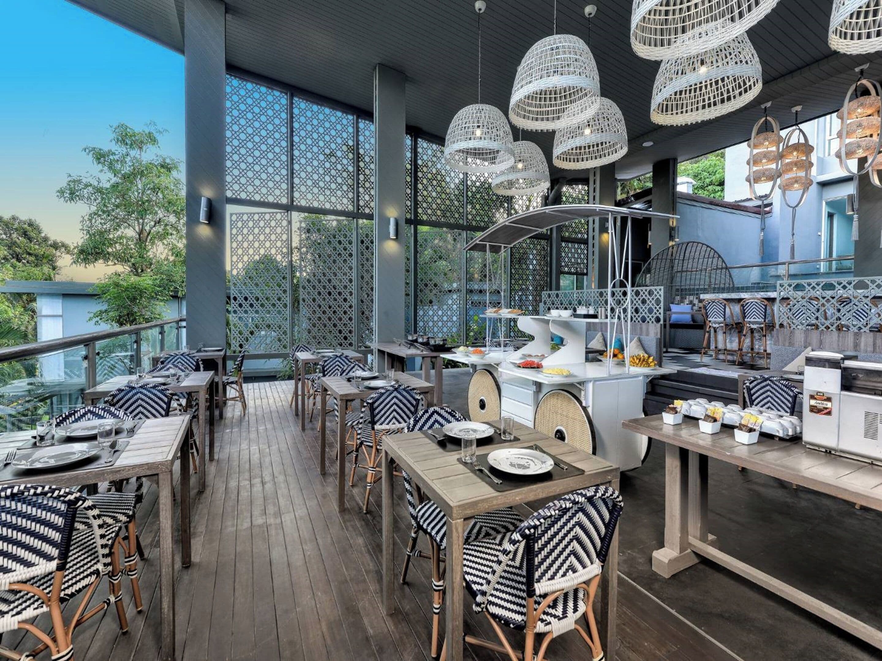 Desayuno buffet diario (THB 350 por persona)