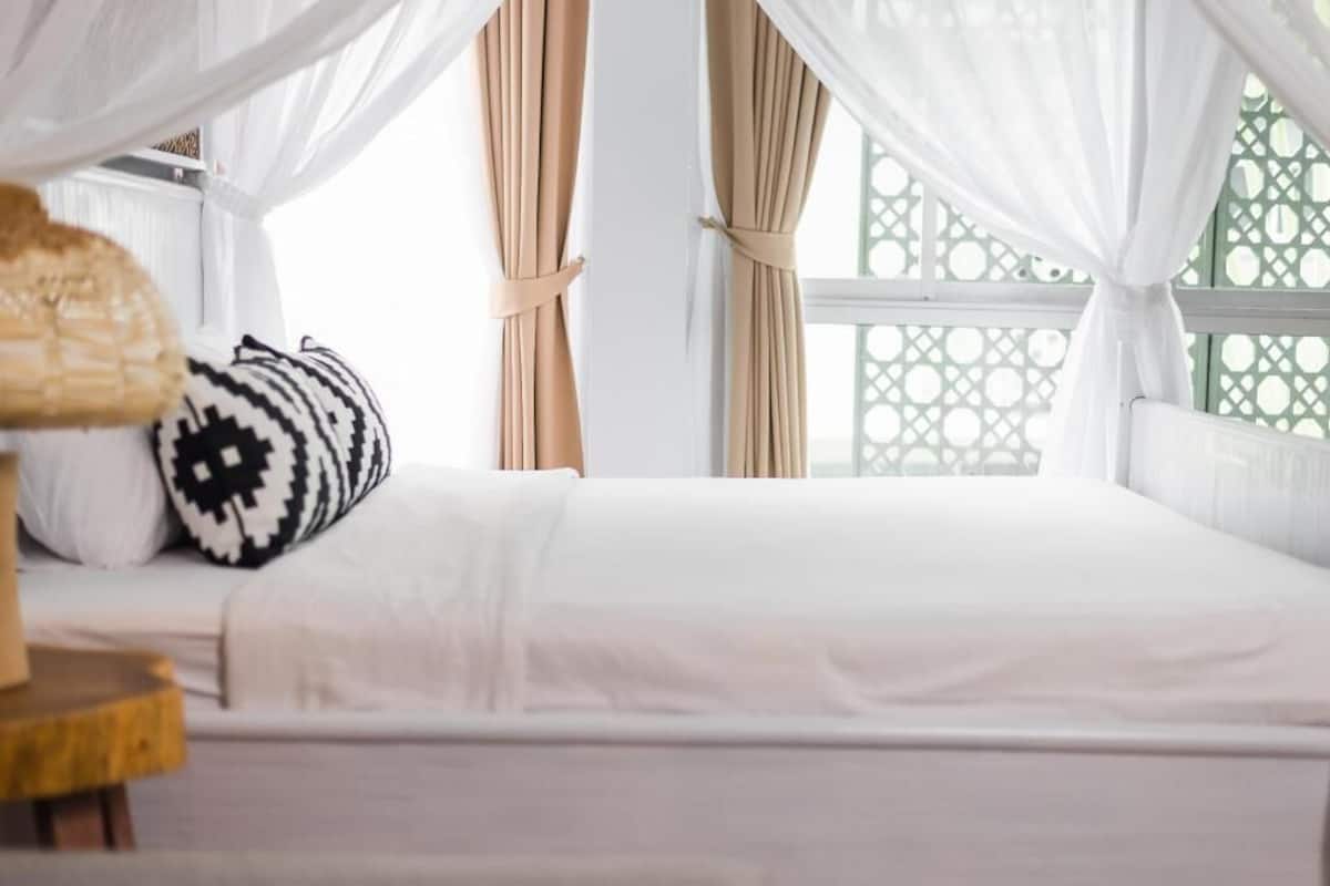 Minibar, in-room safe, individually decorated, individually furnished