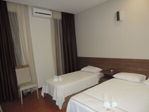 Caja de seguridad en la habitación y sistema de insonorización 