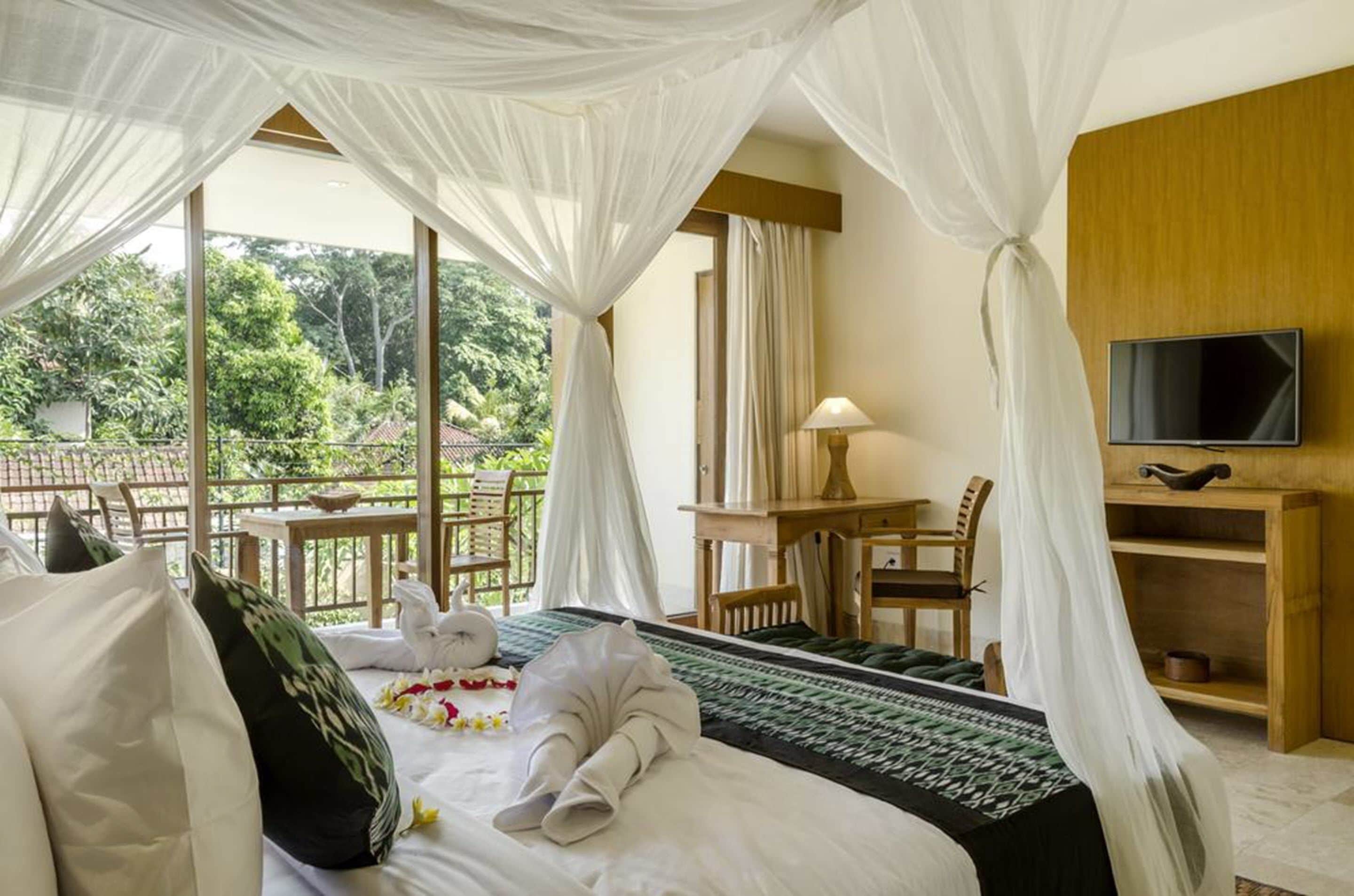 1 bedroom, premium bedding, minibar, in-room safe