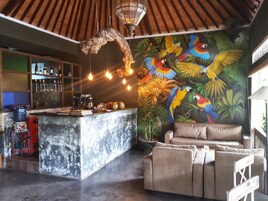 Breakfast, lunch, dinner served; international cuisine 