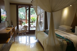 Ropa de cama de alta calidad y minibar 