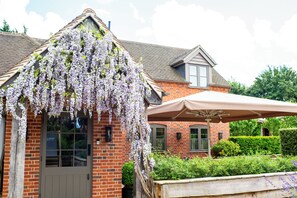 Exterior - Hurley House Hotel (Maidenhead)