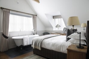 Superior Double Room, Non Smoking | Egyptian cotton sheets, hypo-allergenic bedding, minibar, in-room safe - Hurley House Hotel (Maidenhead)