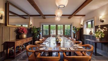 Breakfast, lunch, dinner served; Japanese cuisine