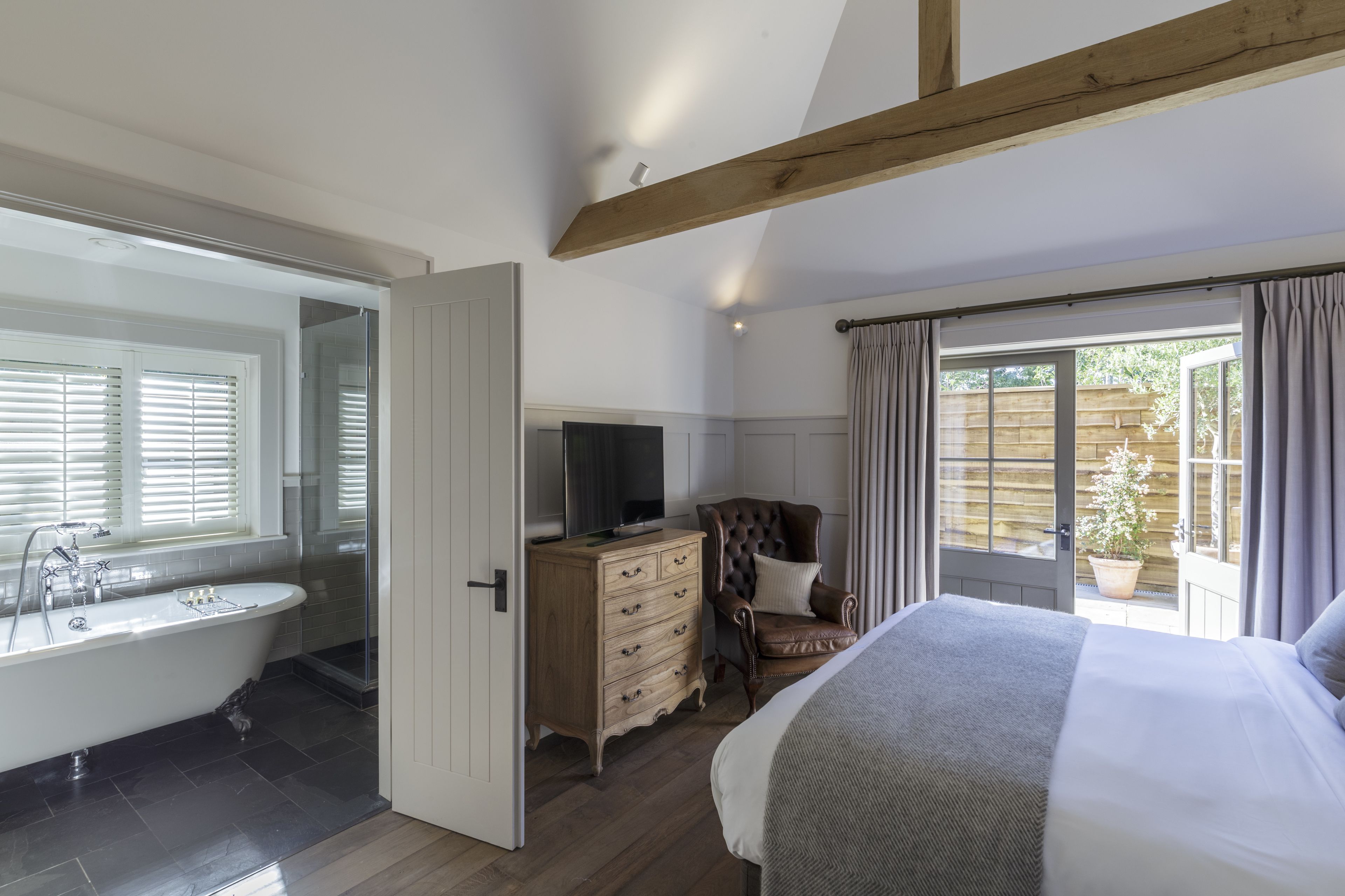 deluxe double room, patio | egyptian cotton sheets, hypo-allergenic bedding, minibar, in-room safe