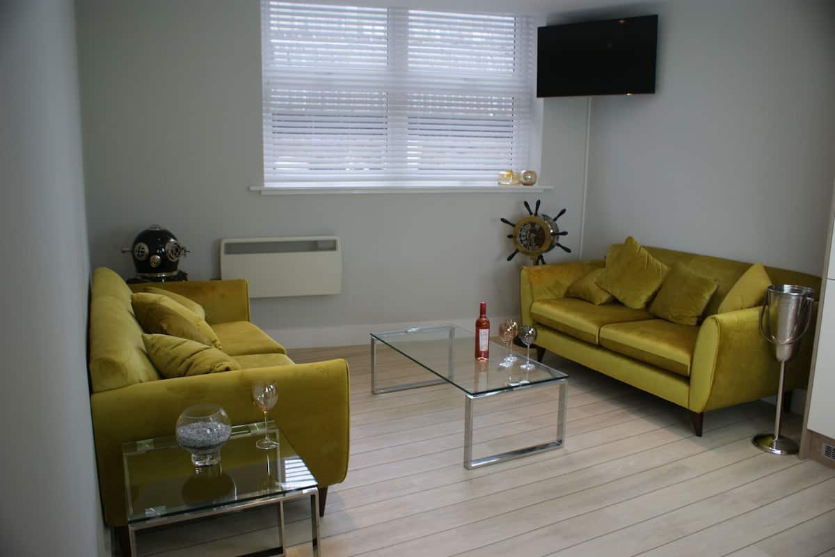 Luxury Apartment, 1 Bedroom (The Amber) | Living area | 40-inch flat-screen TV with digital channels, TV, iPad