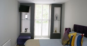 Appartement luxueux, 3 chambres, vue sur la ville (The Sapphire) | Literie de qualité, coffre-fort, décor unique, ameublement unique