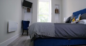 Premium bedding, in-room safe, individually decorated