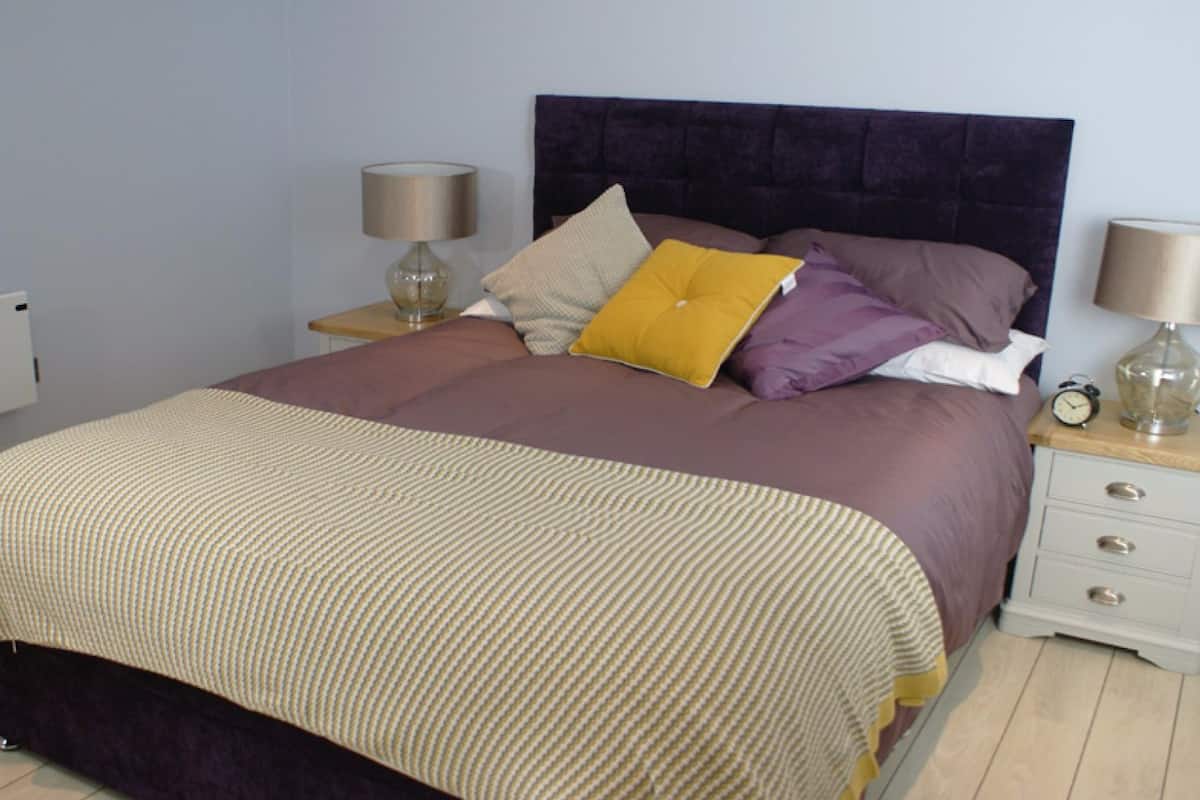 Luxury Apartment, 2 Bedrooms (The Aquamarine) | Premium bedding, in-room safe, individually decorated