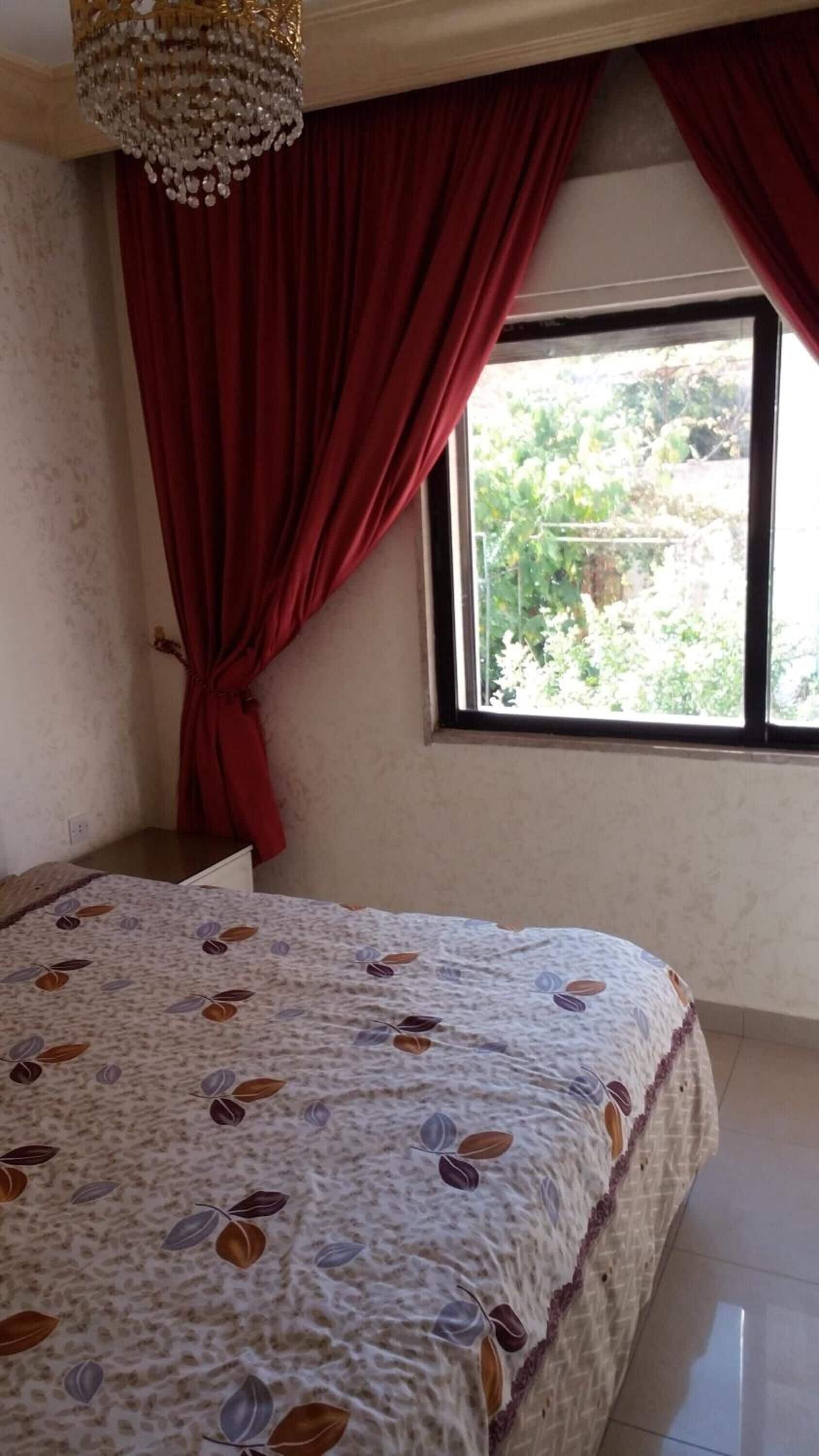 Desk, soundproofing, iron/ironing board, free WiFi
