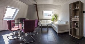 Apartment, 2 Bedrooms (AKTION) | 1 bedroom, premium bedding, iron/ironing board, free WiFi