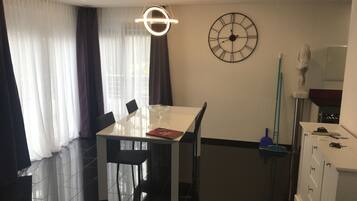Luxury Penthouse, 1 Bedroom, Bathtub, Mezzanine (AKTION) | 1 bedroom, premium bedding, iron/ironing board, free WiFi