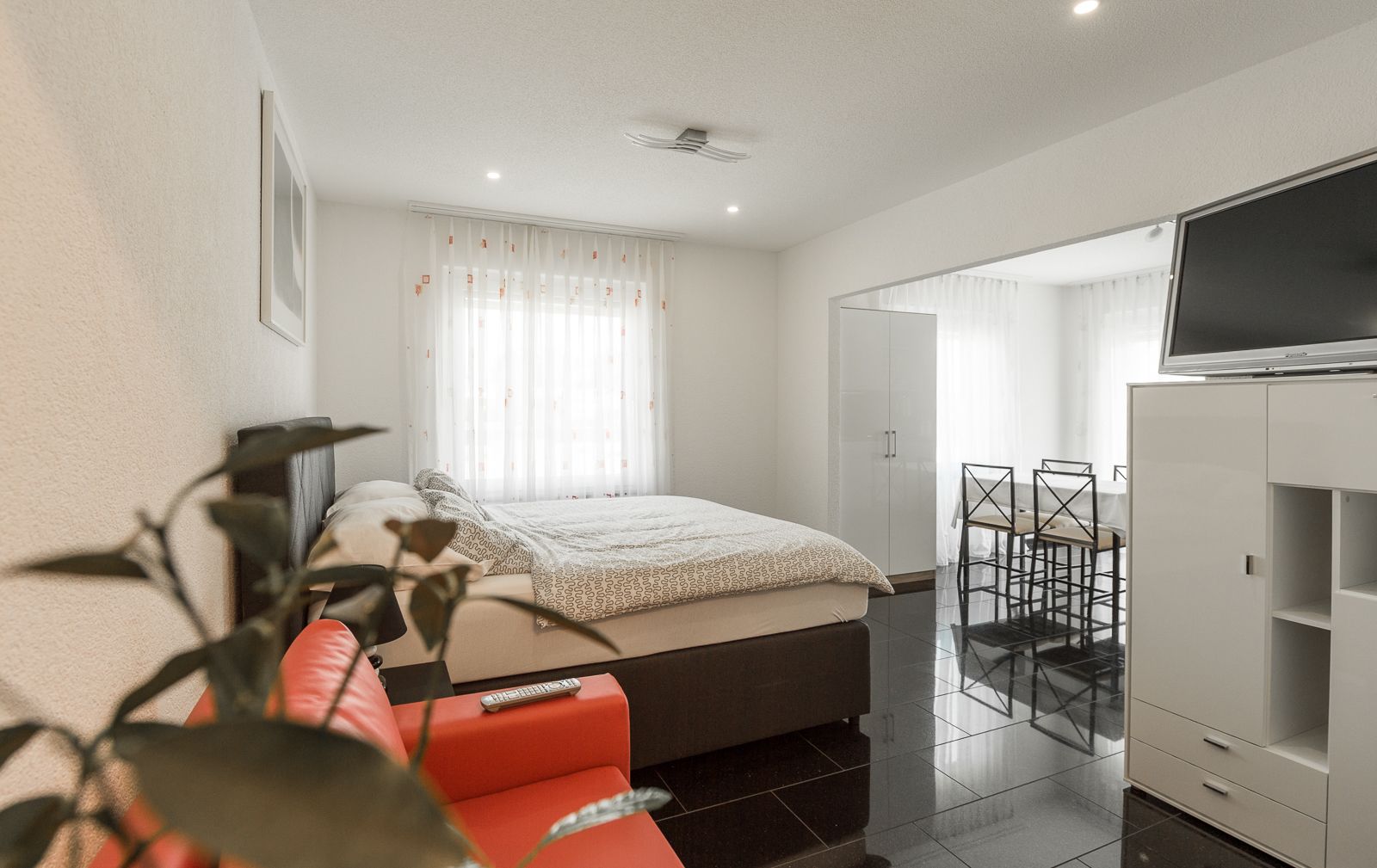 1 bedroom, premium bedding, iron/ironing board, free WiFi