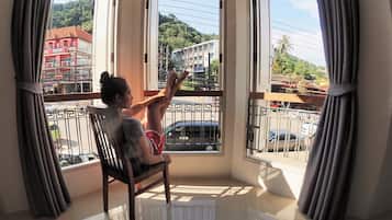 Deluxe Double Room (Private) | Blackout drapes, free WiFi, bed sheets