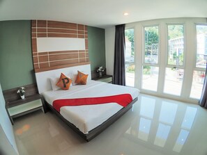 Superior Double Room (Private) | Blackout drapes, free WiFi, bed sheets - Pop-In Hostel Aonang (Krabi)