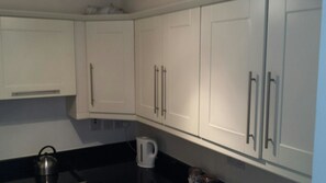 Apartment, 2 Bedrooms | Private kitchen | Fridge, microwave, oven, stovetop - Apartment - Heart of Limerick City (Limerick)