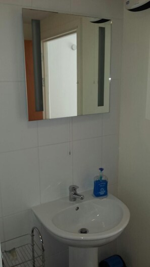 Apartment, 2 Bedrooms | Bathroom sink - Apartment - Heart of Limerick City (Limerick)