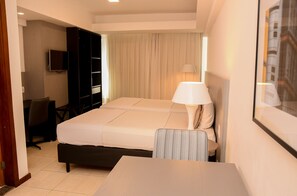 In-room safe, desk, blackout curtains, free WiFi - Executive Hotel (Feira de Santana)