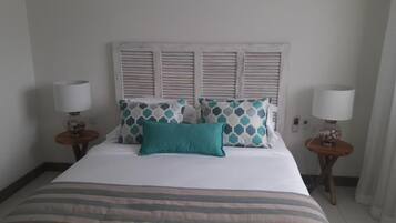 In-room safe, iron/ironing board